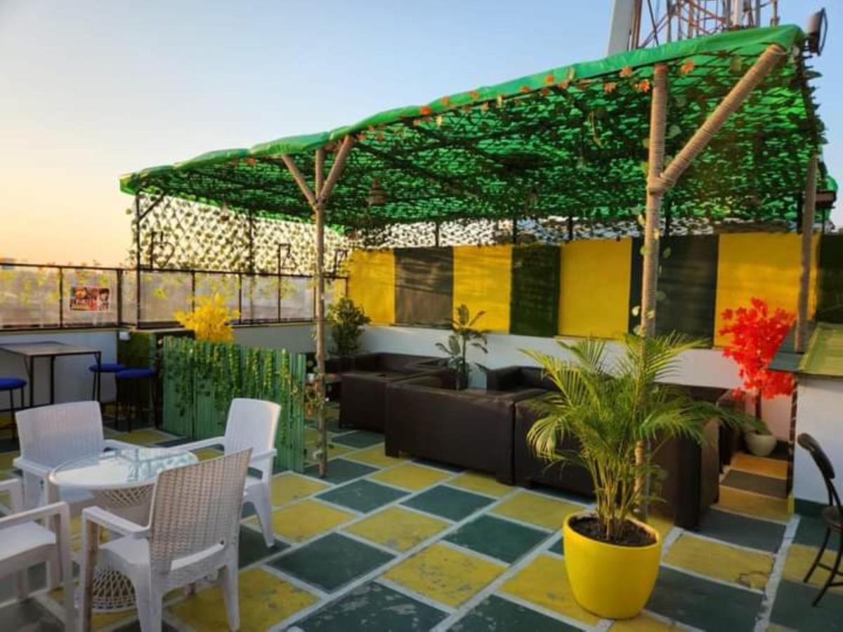 Hotel Majestic - East Of Kailash 4*