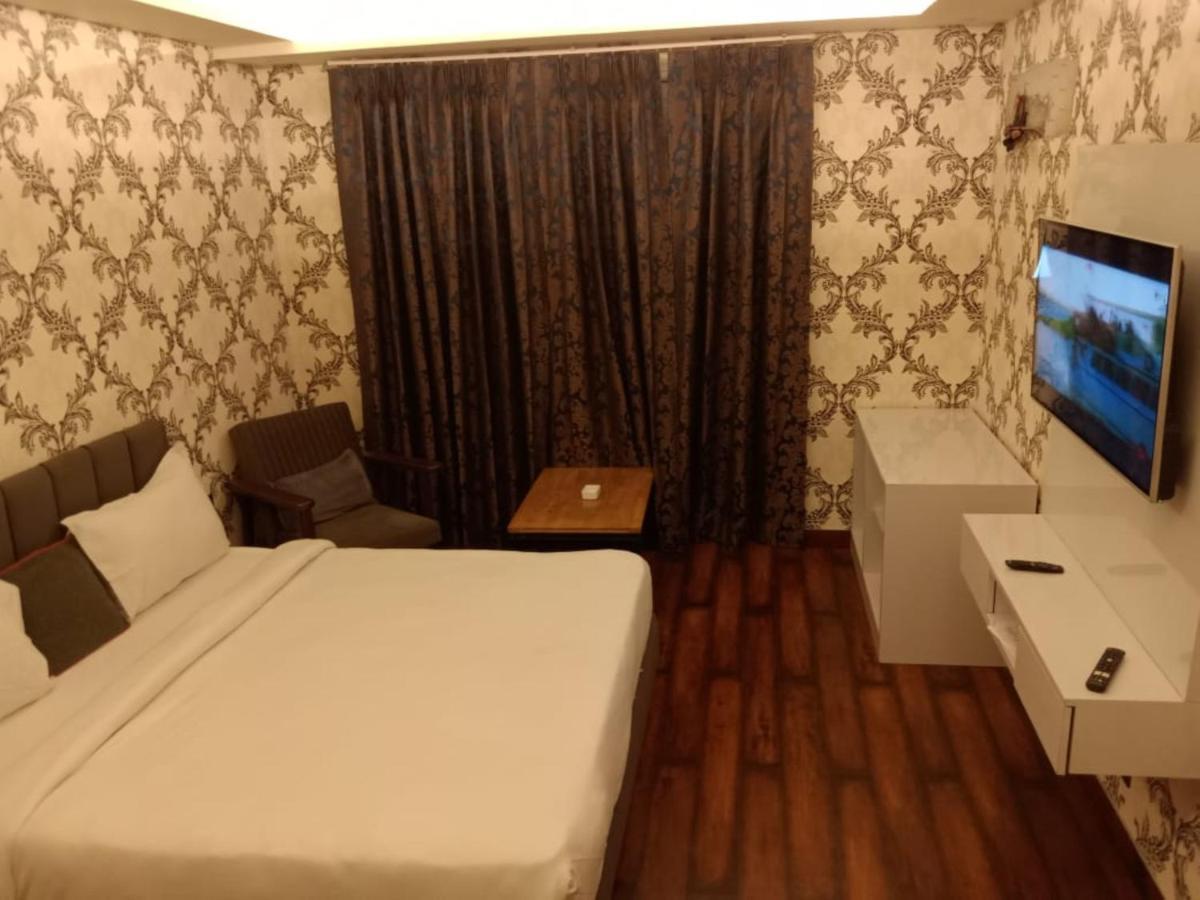 Majestic - East Of Kailash 4* New Delhi